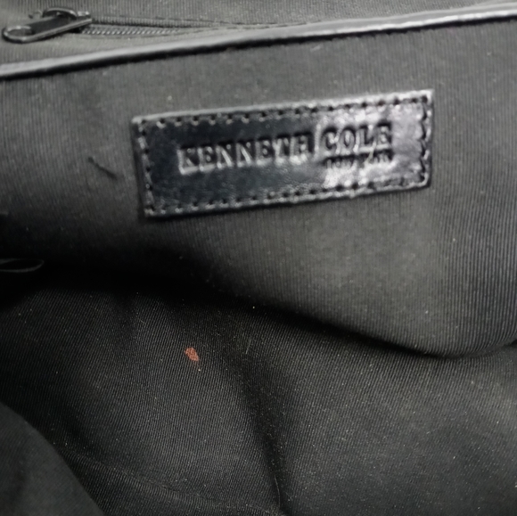 Kenneth Cole Shoulder Bag Black Leather Buckle - Picture 11 of 16